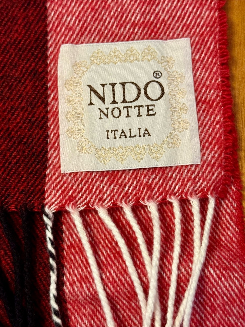 Nido Notte Made in Italy Checkered Throw in Reds/Black/White. Cotton Blend.